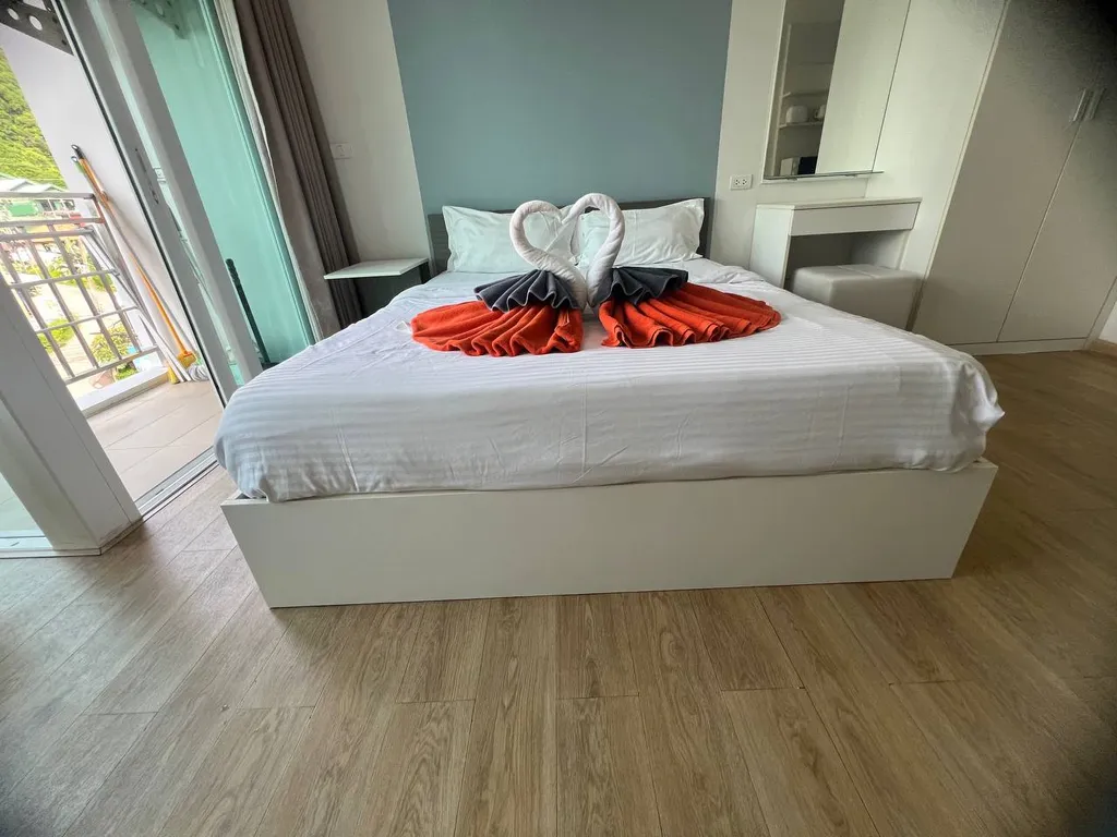 Ката, студия после ремонта с красивым видом на горы, 5 этаж