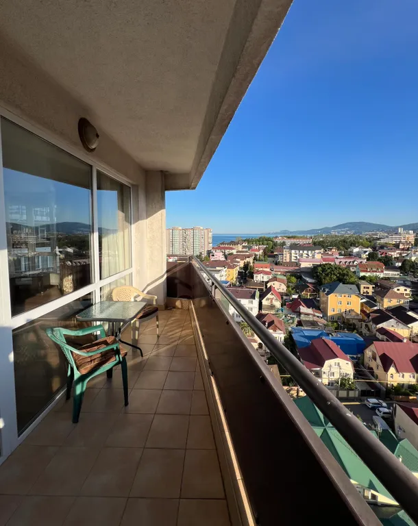 Квартира с видом на море и горы в центре Адлера