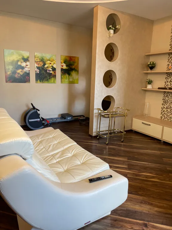 Элитная квартира с джакузи и прекрасным видом на город в самом центре