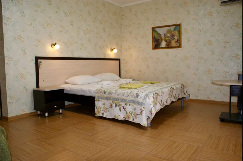 Комната с балконом