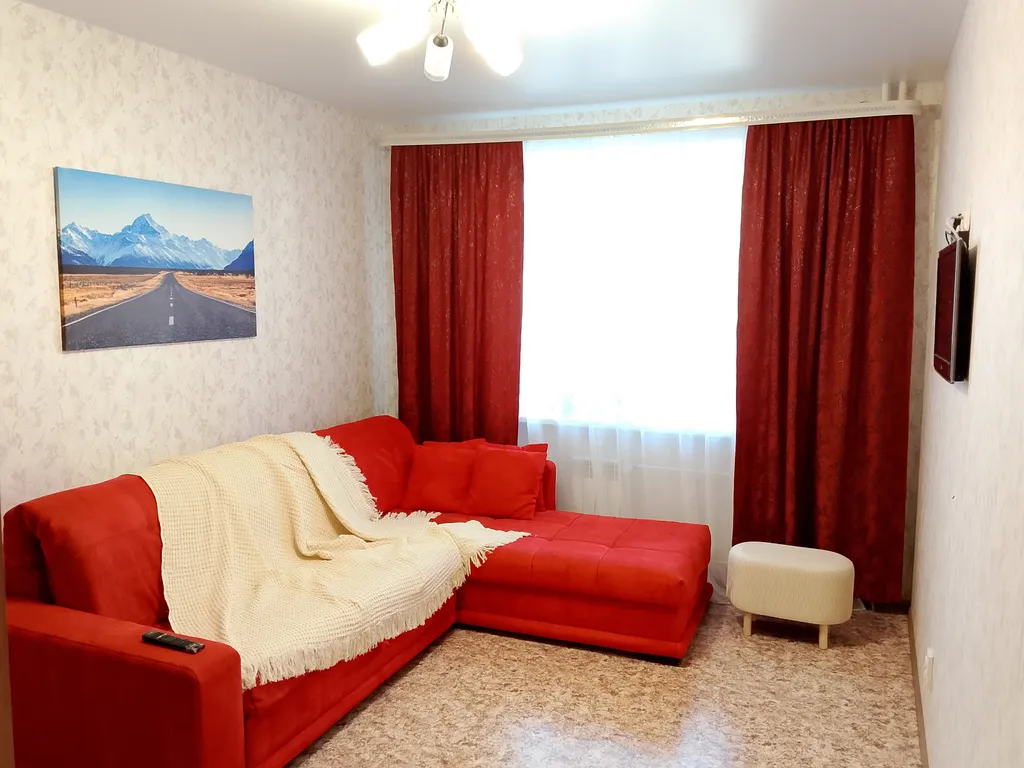 Просторная уютная квартира в спальном районе города — аренда посуточно в Ярославль