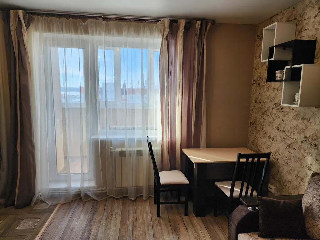 Уютная студия с видом на озеро рядом с вокзалом