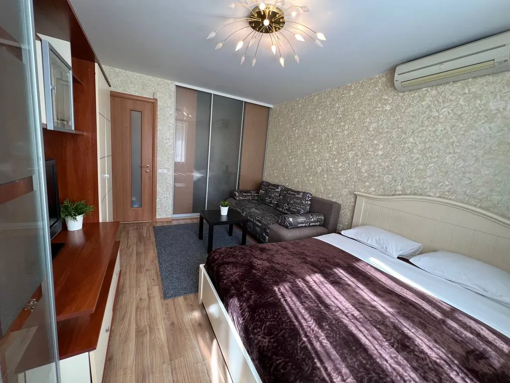 1к квартира в Деловом и Историческом Центре города с Новогодней Елкой