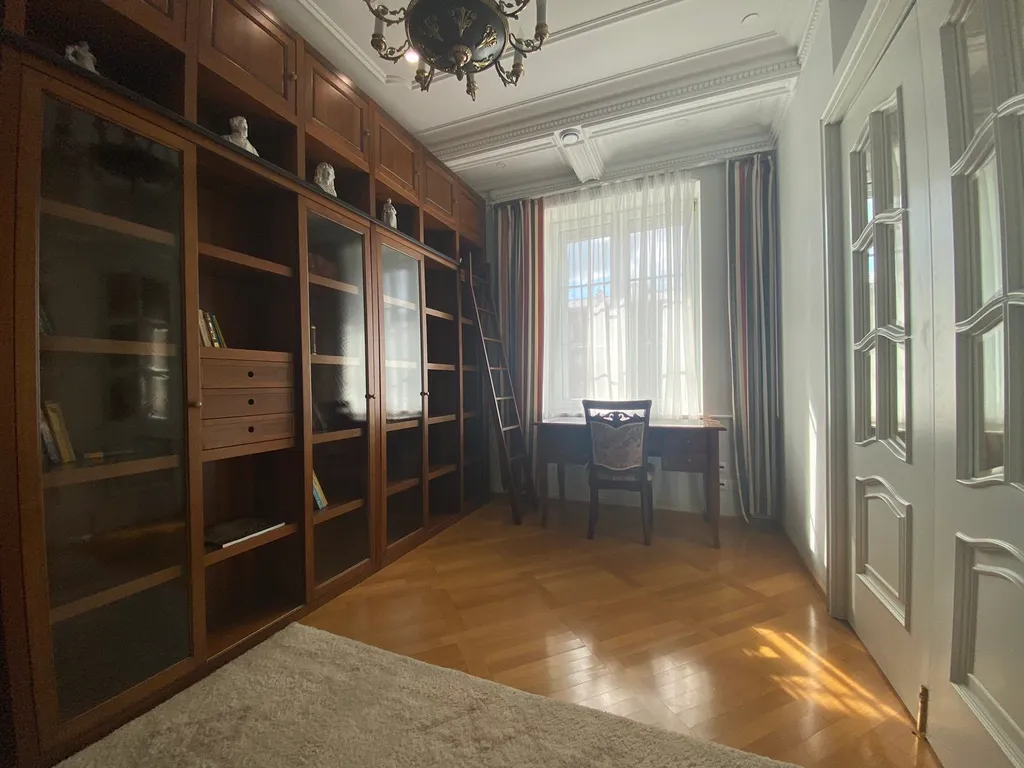 Изысканные 5-комнатные апартаменты в центре города