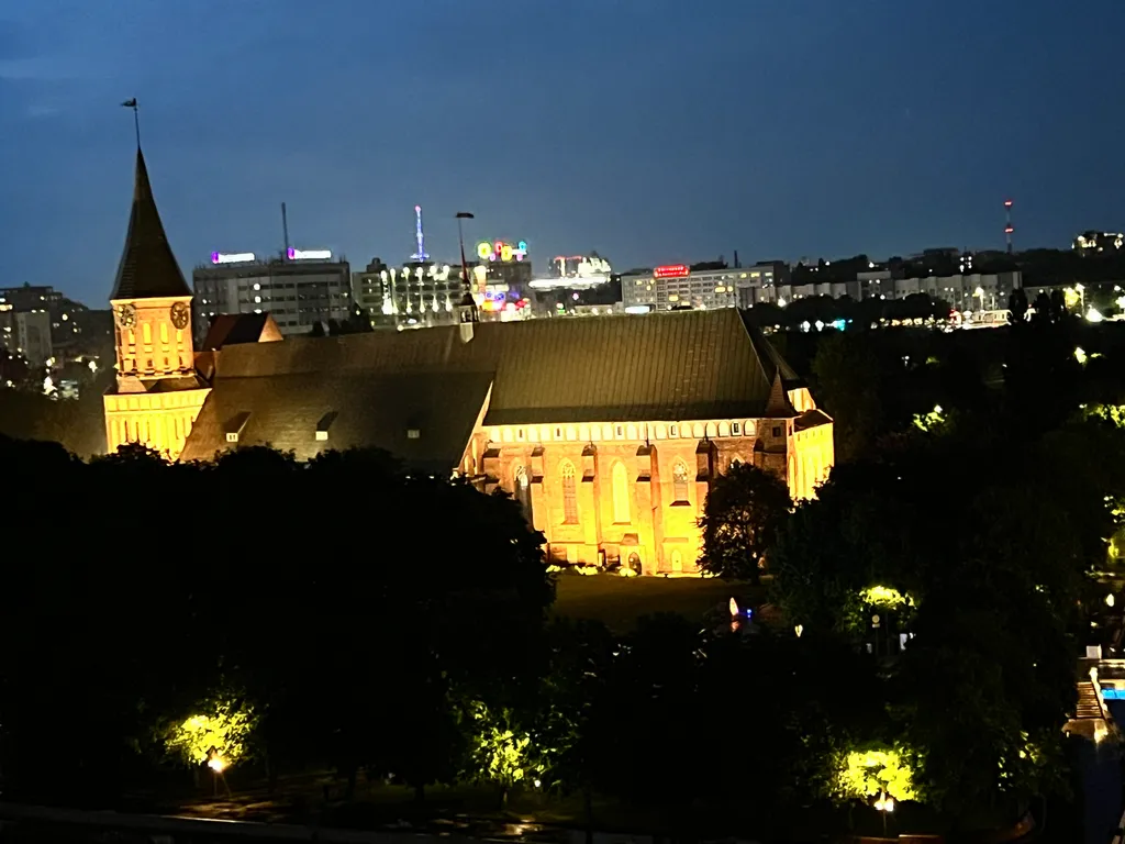 Стильный двухкомнатный люкс с видом на Кафедральный собор