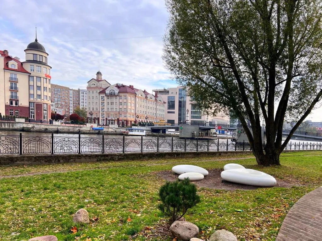 Стильный двухкомнатный люкс с видом на Кафедральный собор