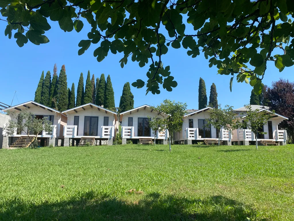 Коттеджный двор Green Kiparis Village