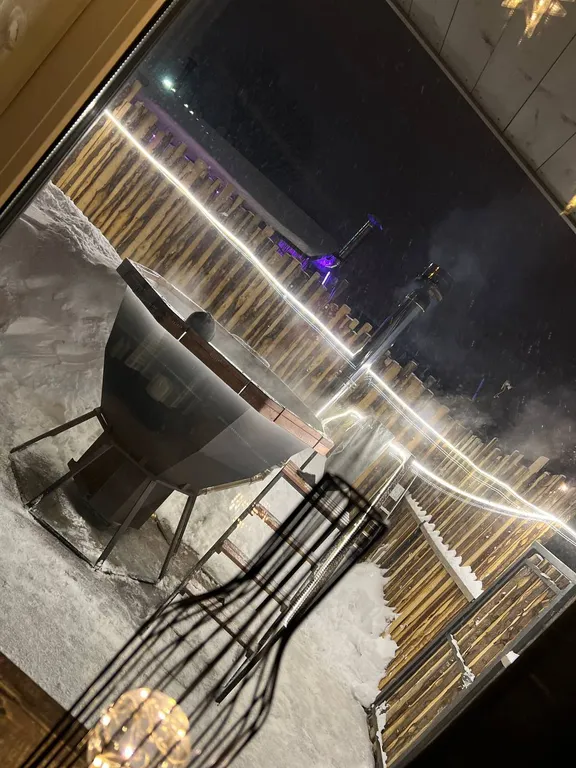 Уютный дизайнерский коттедж с территорией