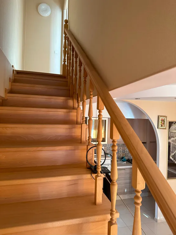 Дом с часами - двухэтажный таунхаус для отпуска у моря