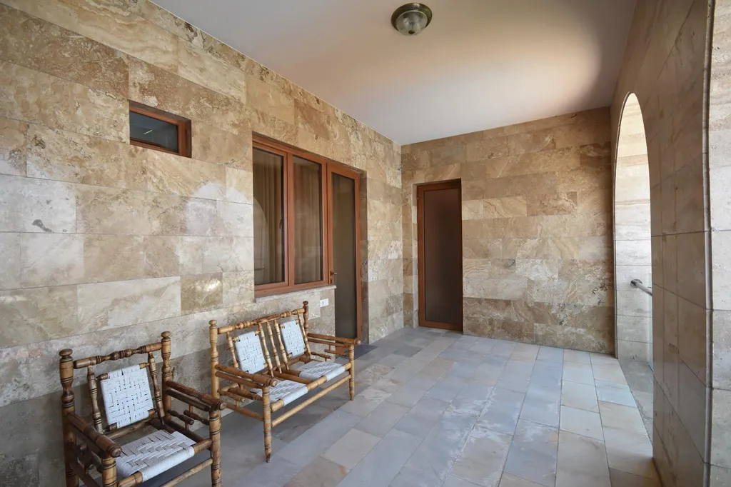 Шикарная вилла с 2-я бассейнами и джакузи