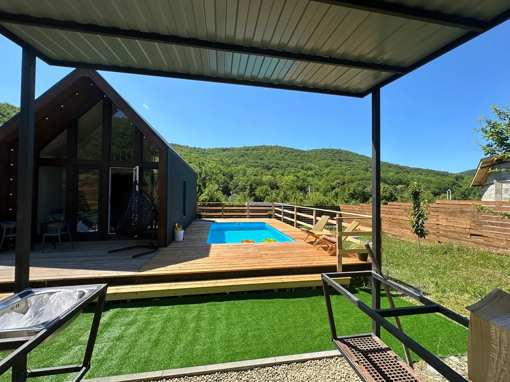 Коттедж Дом с теплым бассейном и банькой — Прасковеевка