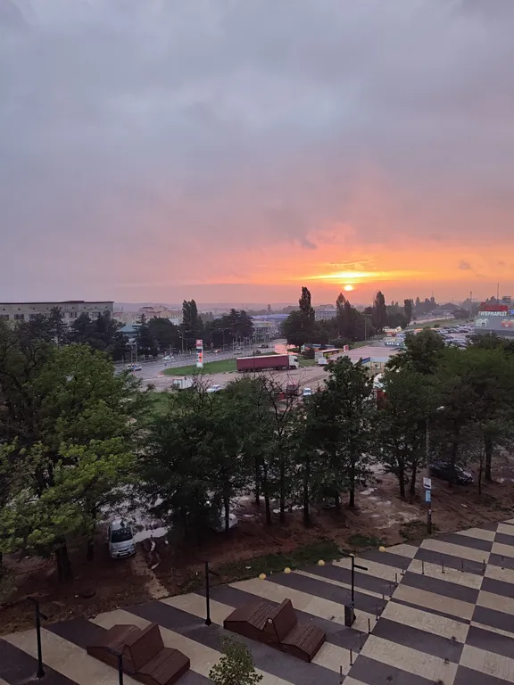 Уютная квартира рядом Ашан, с красивым видом на город