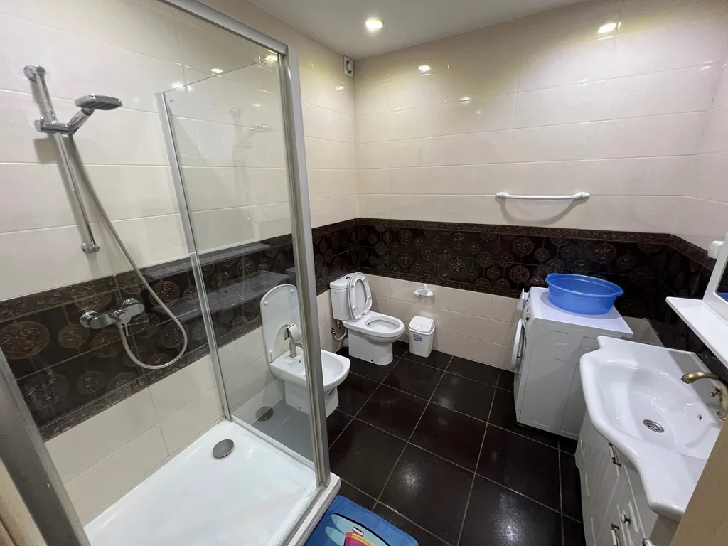 Четырёхкомнатный дом класса люкс в тихом центре