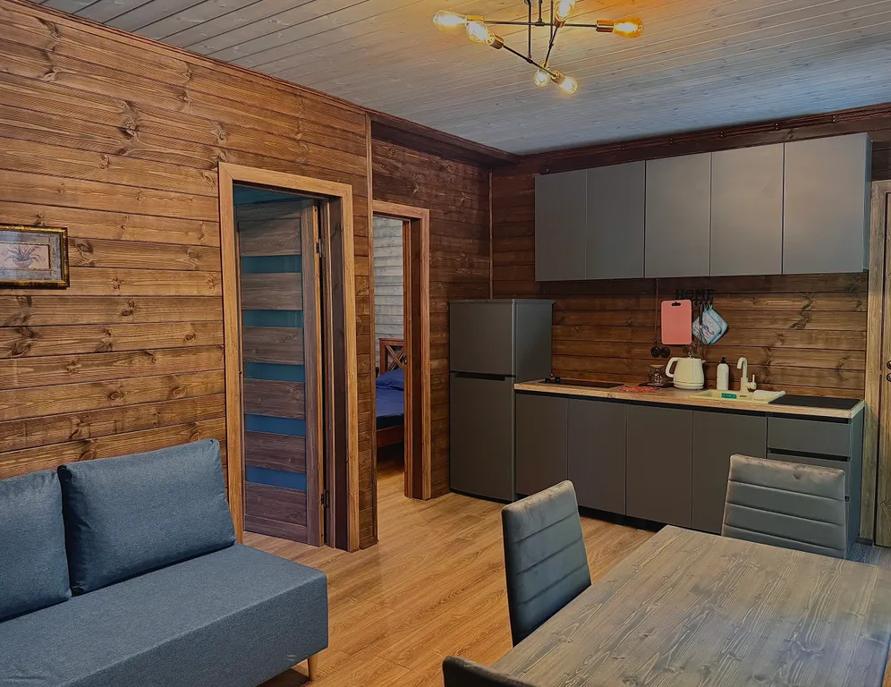 Уютный новый домик в лесу