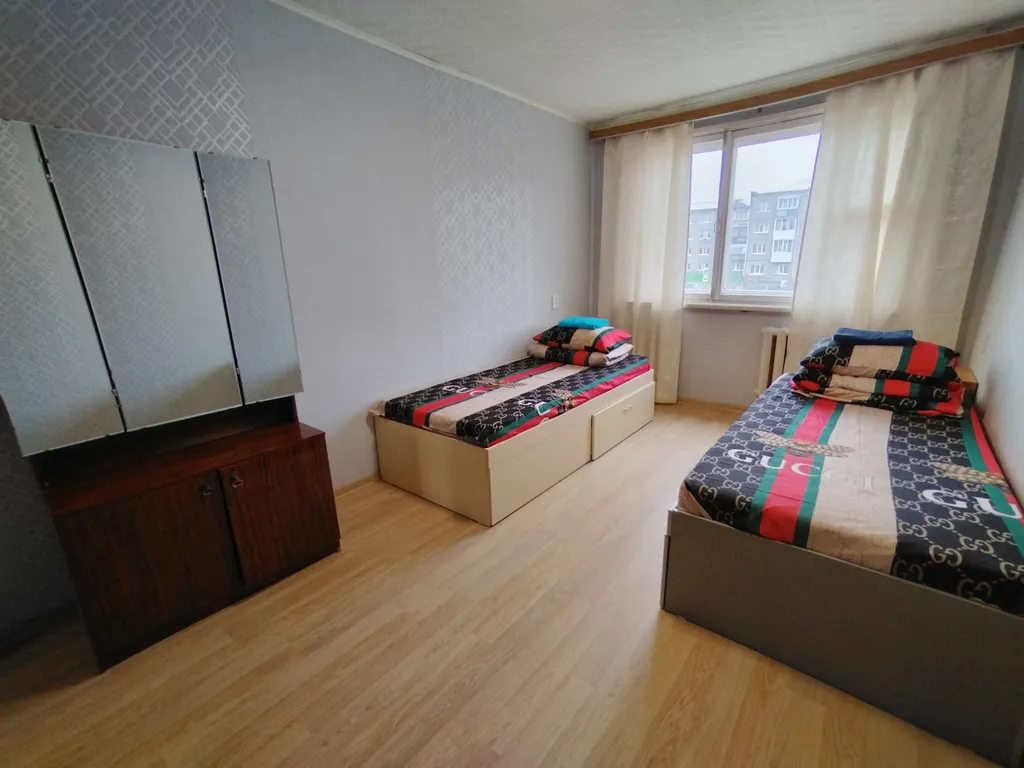 Вместительная квартира в центре — аренда посуточно в Первоуральск