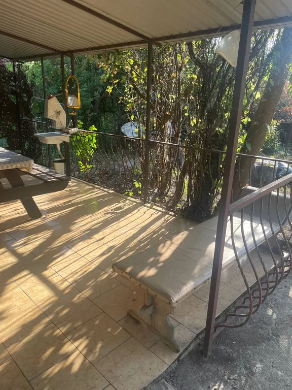 Уютный дом с садом