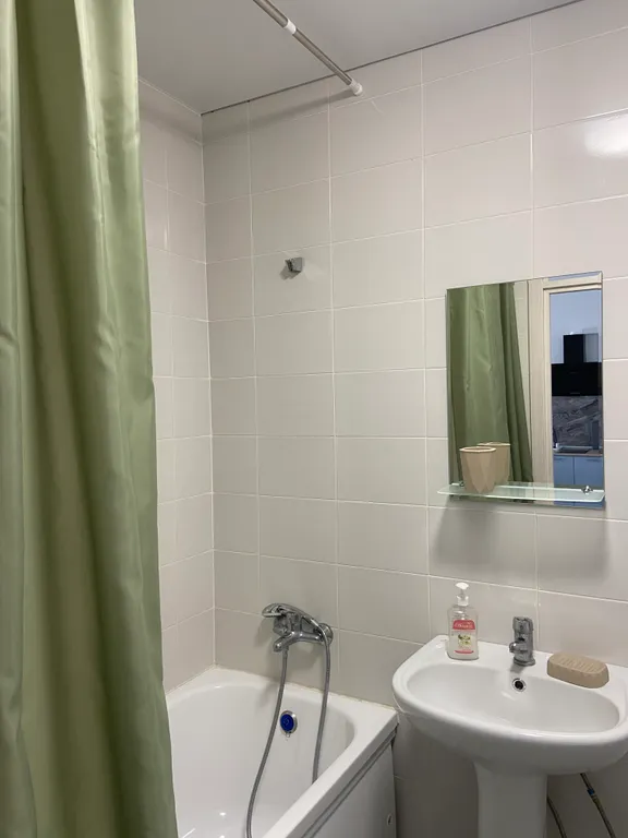 С видом на море, Григорьева