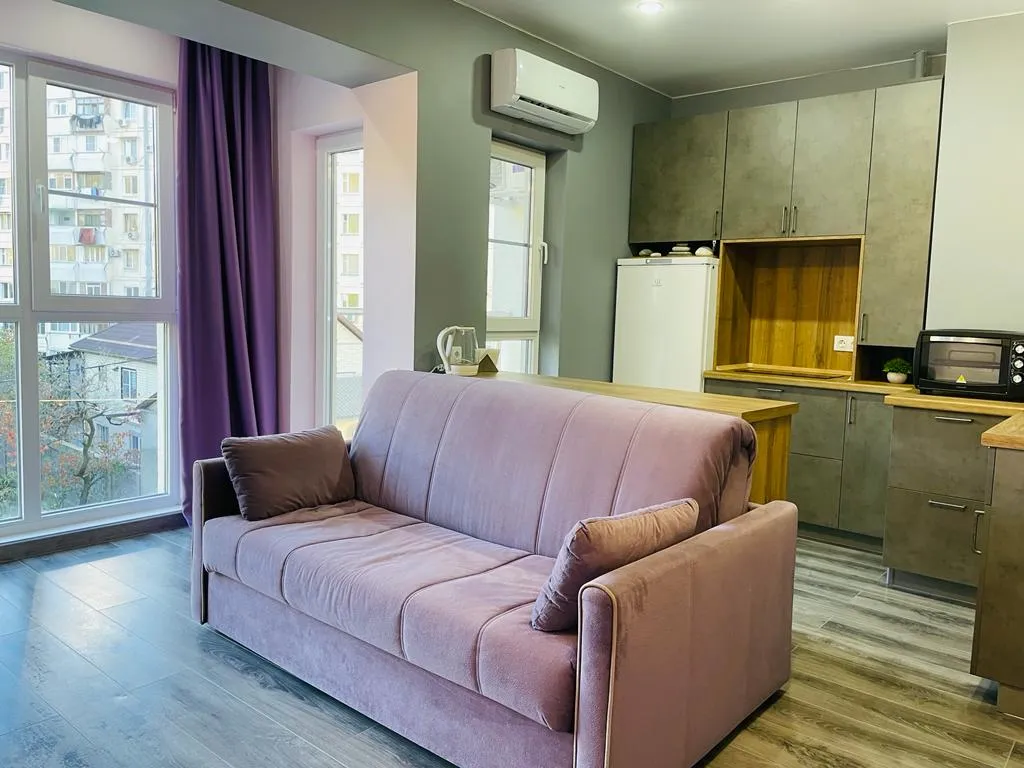 Дизайнерская студия в мкр Кудепста с парковкой