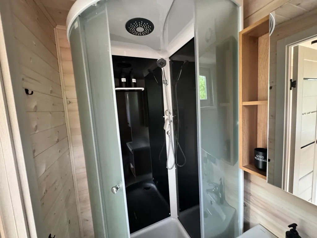 Домик с видом на горы