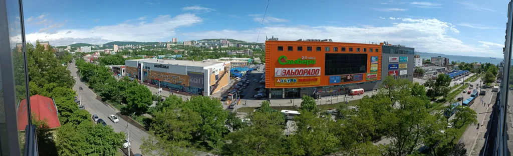 Уютная квартира с видом на город море рядом с жд станцией Вторая речка