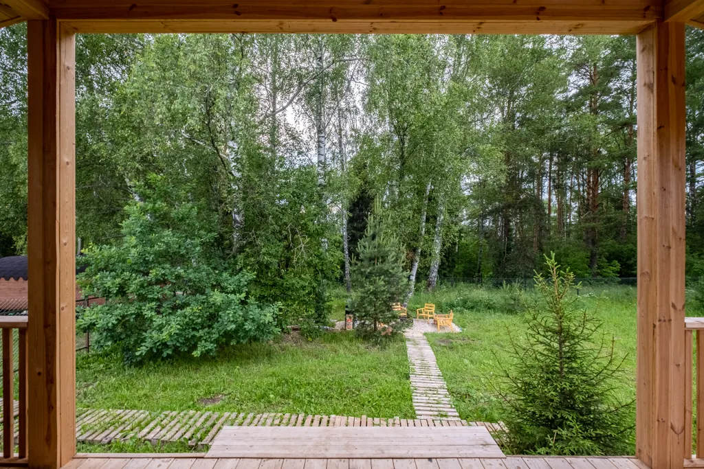 Атмосферный дом с баней в лесу