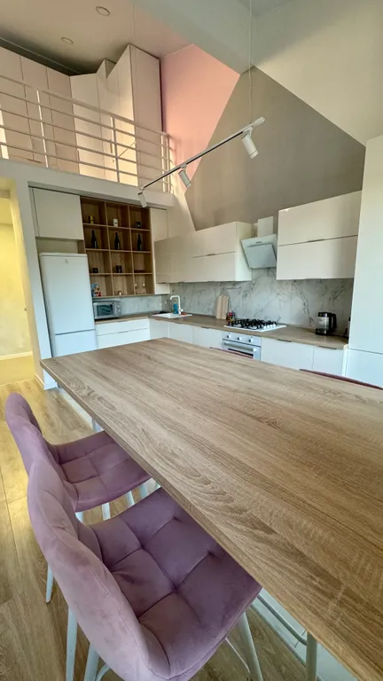 Инстаграмная студия на набережной