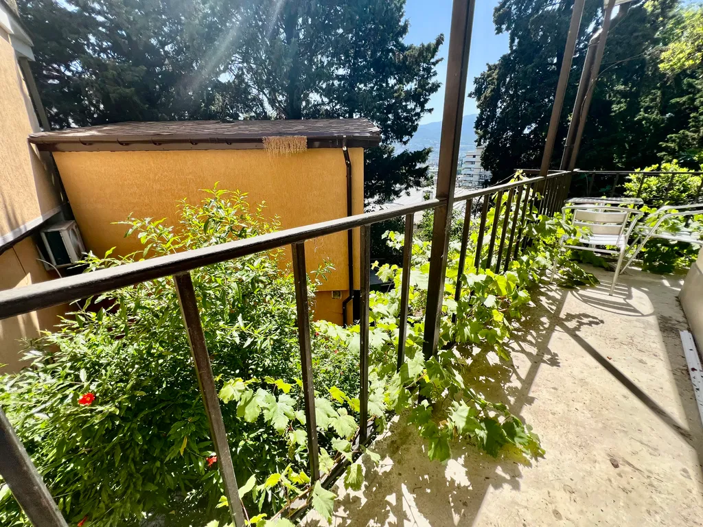 Коттедж Этаж дома возле моря — Ялта