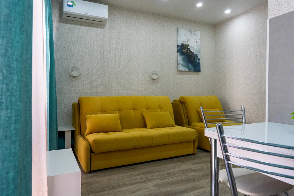 Трехместные апартаменты с балконом рядом с морем