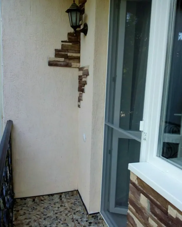 Комфортная двухкомнатная квартира в центре Севастополя