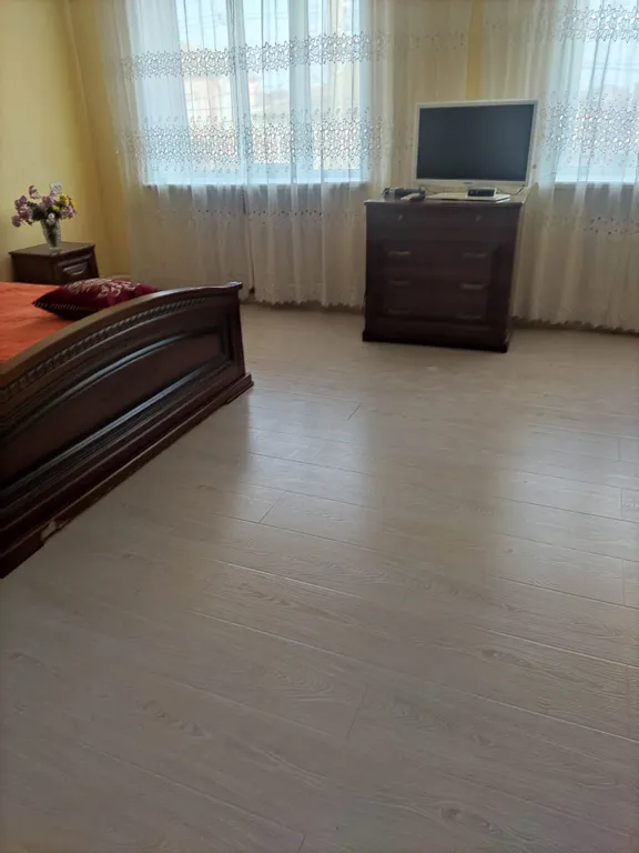 Просторная комната площадью  35 кв