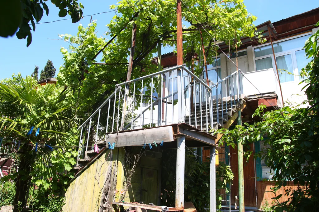 Уютная квартира в частном зелёном дворе