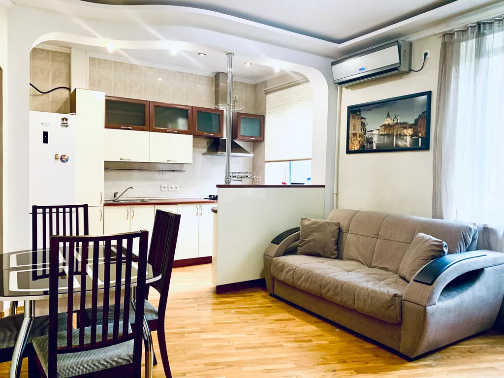 Уютная квартира в тихом центре с парковкой