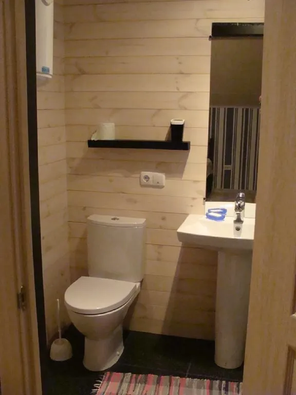 Частный дом (сдается только 2-й этаж)