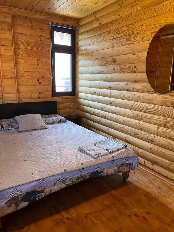 Двухэтажный дом в частном секторе