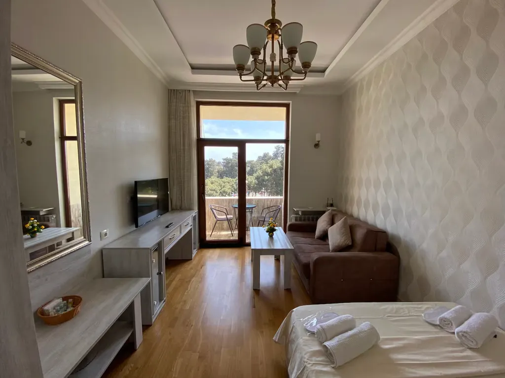 Апартаменты с видом на бульвар