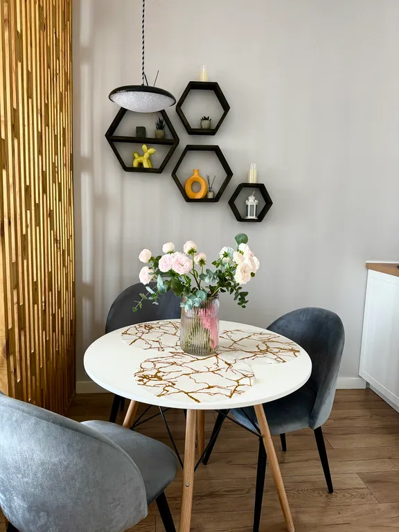 Желтая студия с панорамным видом на город и Двину