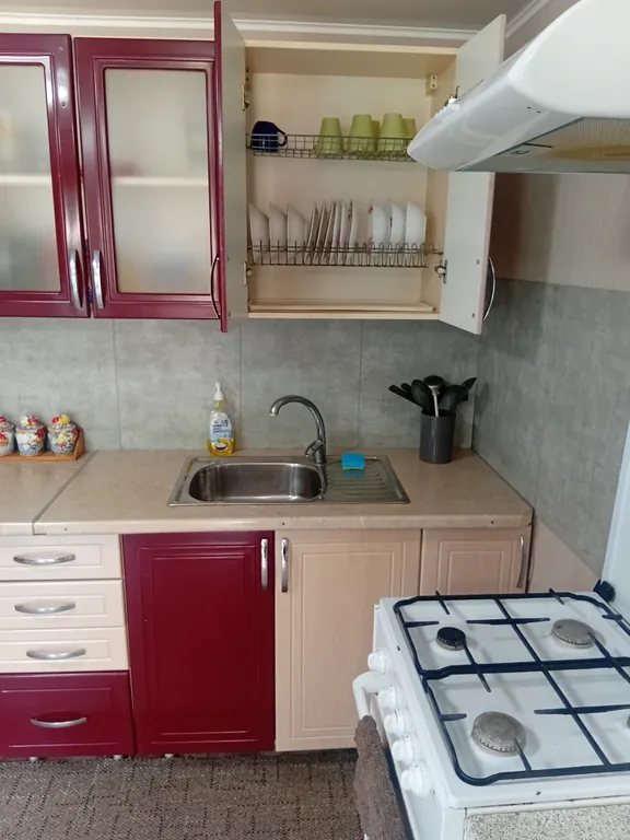 в ПУГАЧЕВЕ .Уютный частный дом с парковкой, тихий район