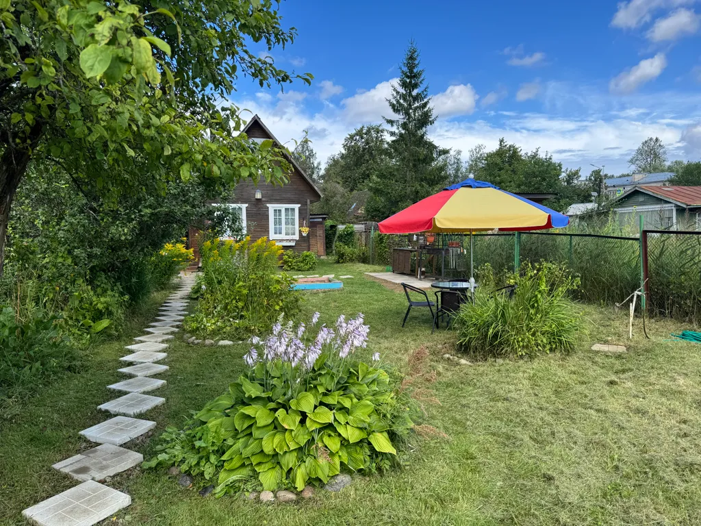 Уютный домик с печью-камином в центре