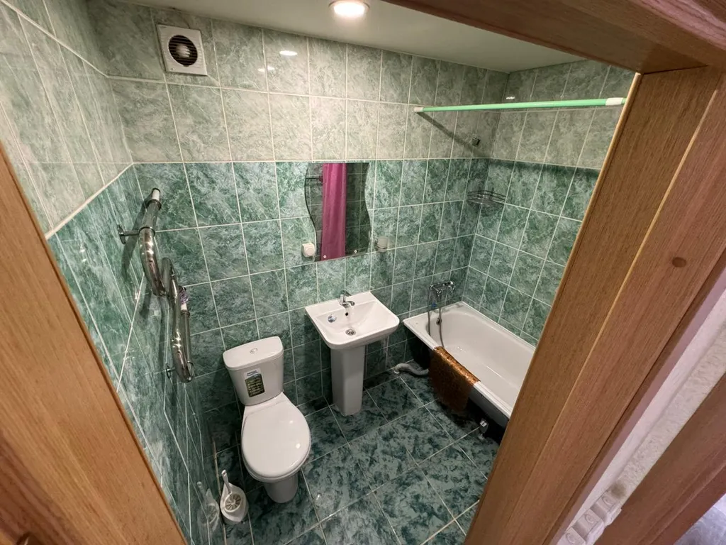 Уютный двухэтажный дом в центре города( 2 этаж)