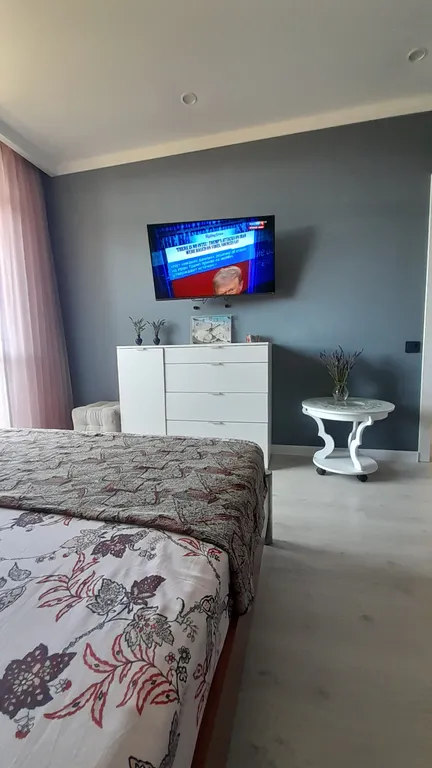 Квартира с видом на лес и море