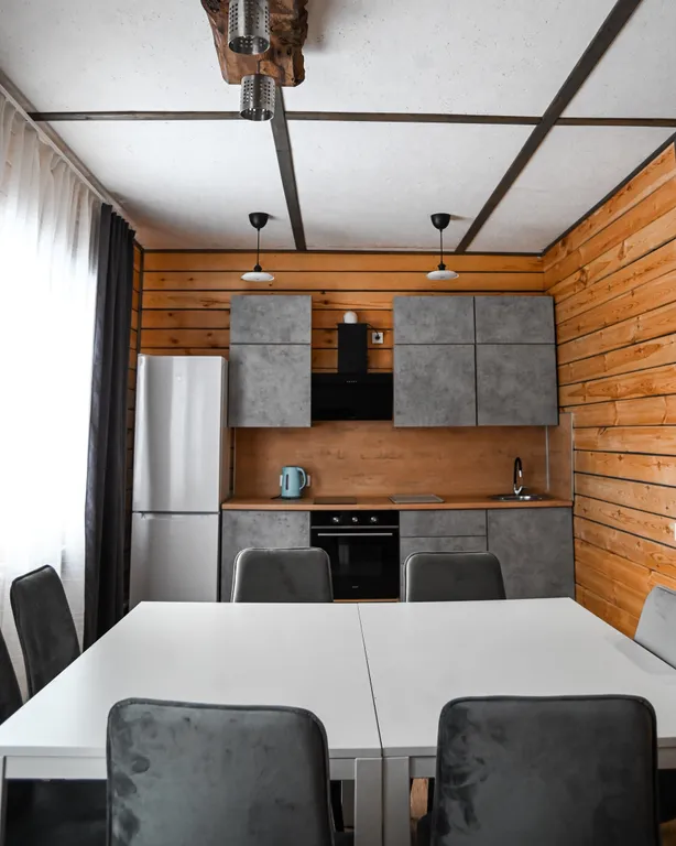 Приятный коттедж в 5 минутах от горы — аренда посуточно в Шерегеш