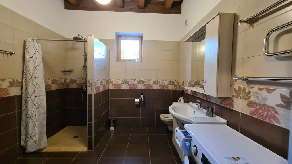 4-комнатный Дом