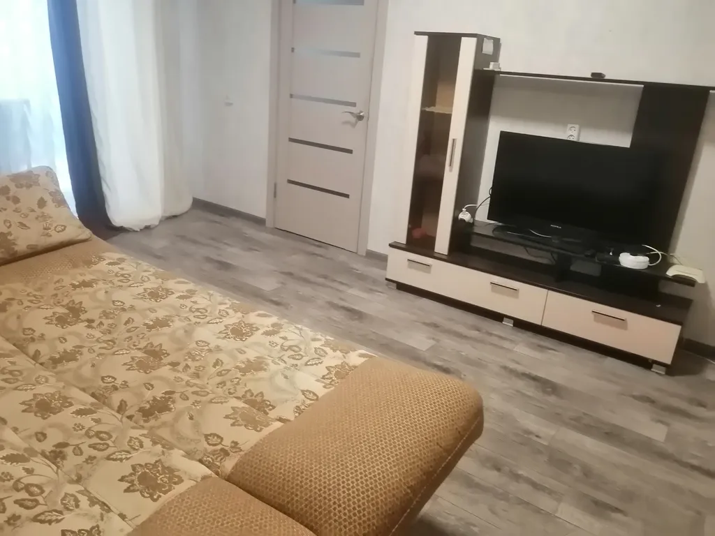 Трёхкомнатная квартира в центре — аренда посуточно в Соликамск