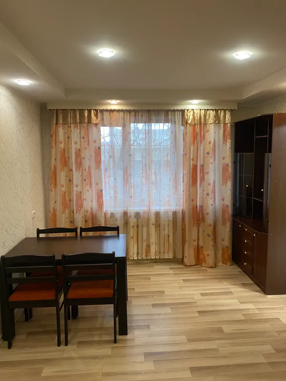 Квартира 3-комнатная квартира — Гатчина