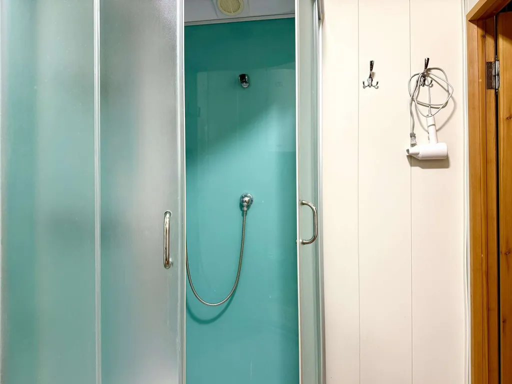 Двухуровневый с кухней пятиместный