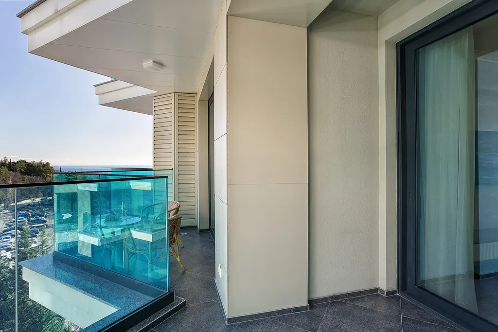 Квартира с двумя террасами с видом на море свой пляж и бассейн