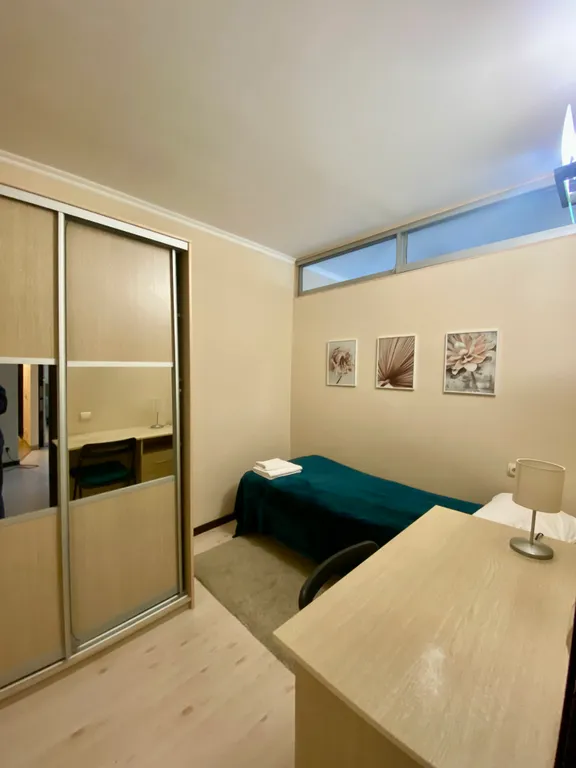 Рядом с черным озером