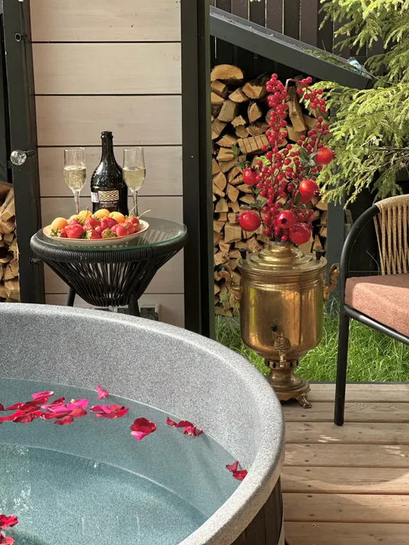 Дом с панорамной сауной, купелью на закрытом лесном участке