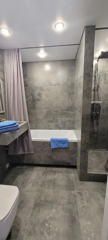 Уютная квартира в центре города с новым дизайнерским ремонтом