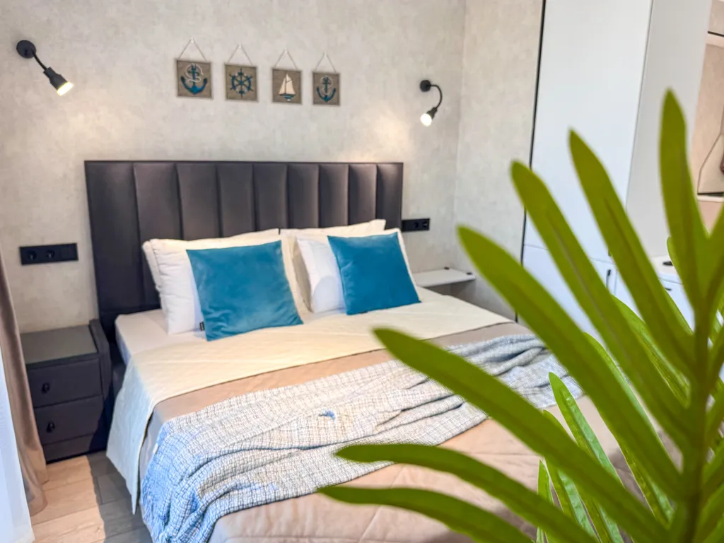 Каскад 2 Стильный апартамент на первой береговой линии